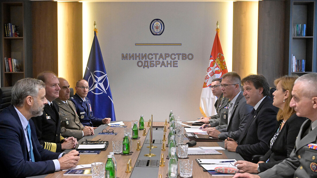 Gašić sa komandantnom NATO snaga: Otvaranje mosta u Mitrovici prouzrokovalo bi novi talas iseljavanja Srba