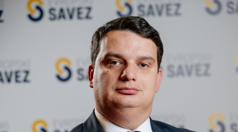 Odžić: Nemojte samo da se piše o strikanovom čedu, o pucanju iz službenog vozila Skupštine Crne Gore