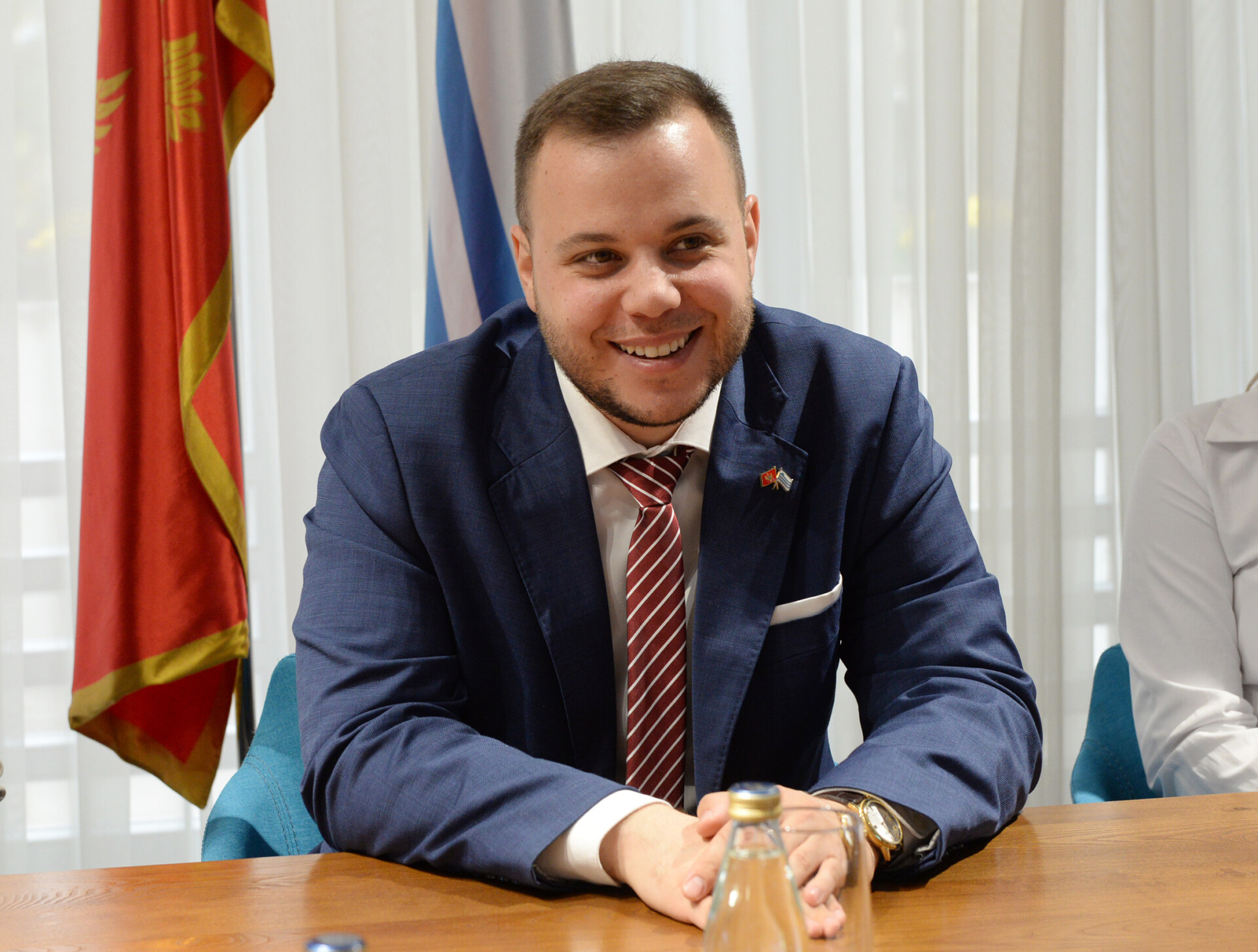 Podgorica može da se ponosi svojim unikatnim sinom: Luka Rakčević je po zanimanju zamjenik gradonačelnice (FOTO)