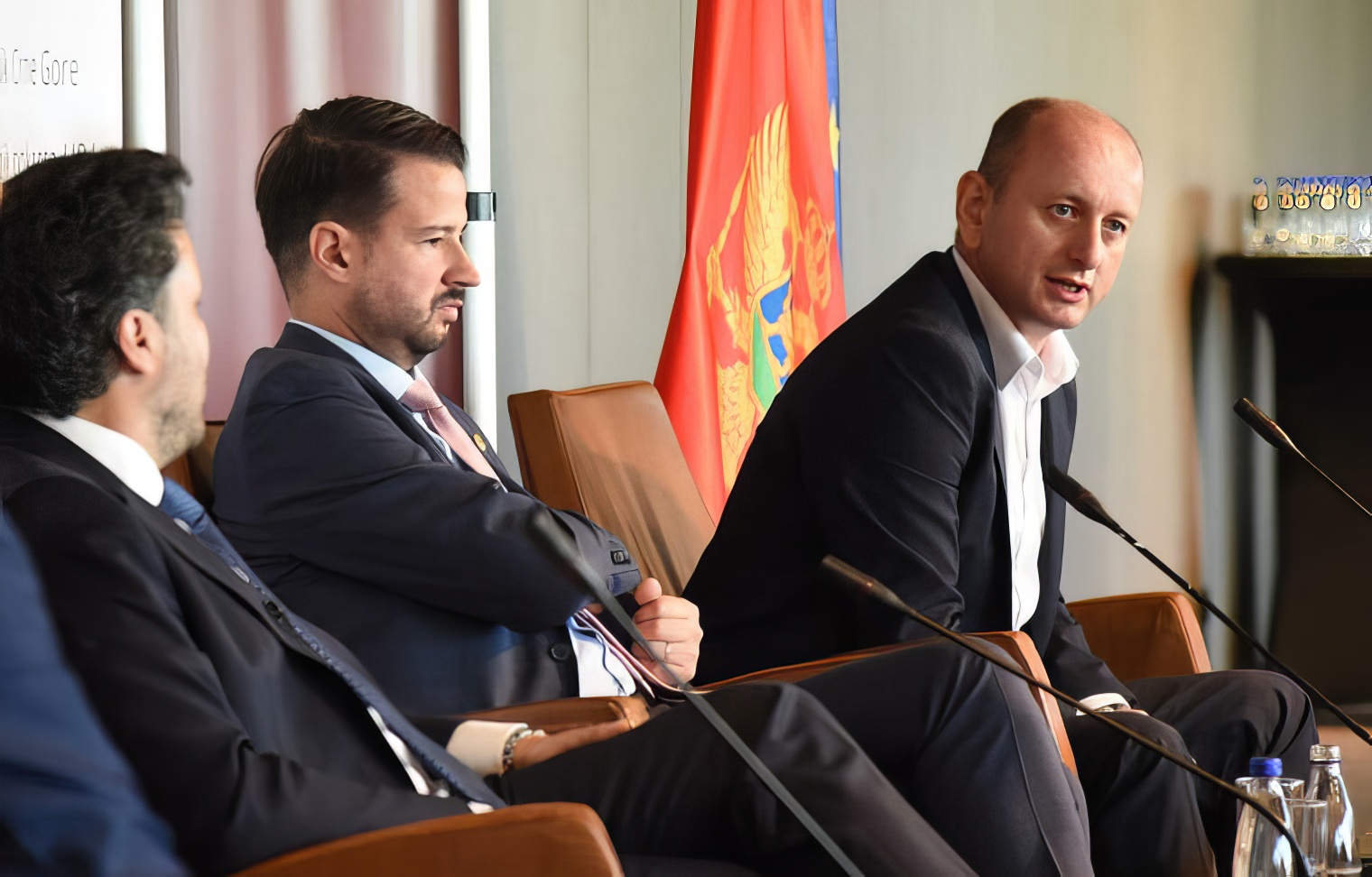 Knežević poručio Milatoviću: „Više niste predsjednik svih građana!“ (VIDEO)