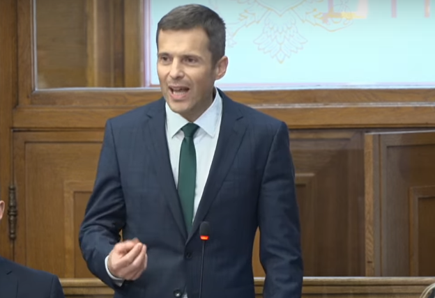 Ministar Mujović najavio: Ukidamo takse za obnovljive izvore