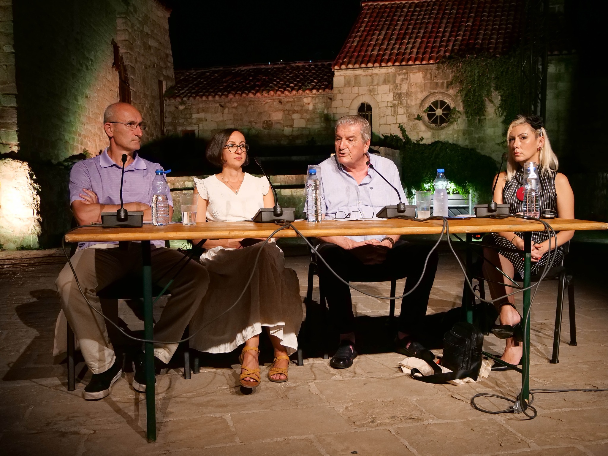 Okruglim stolom „Pojam roda“ nastavljen osmi Festival „Ćirilicom“