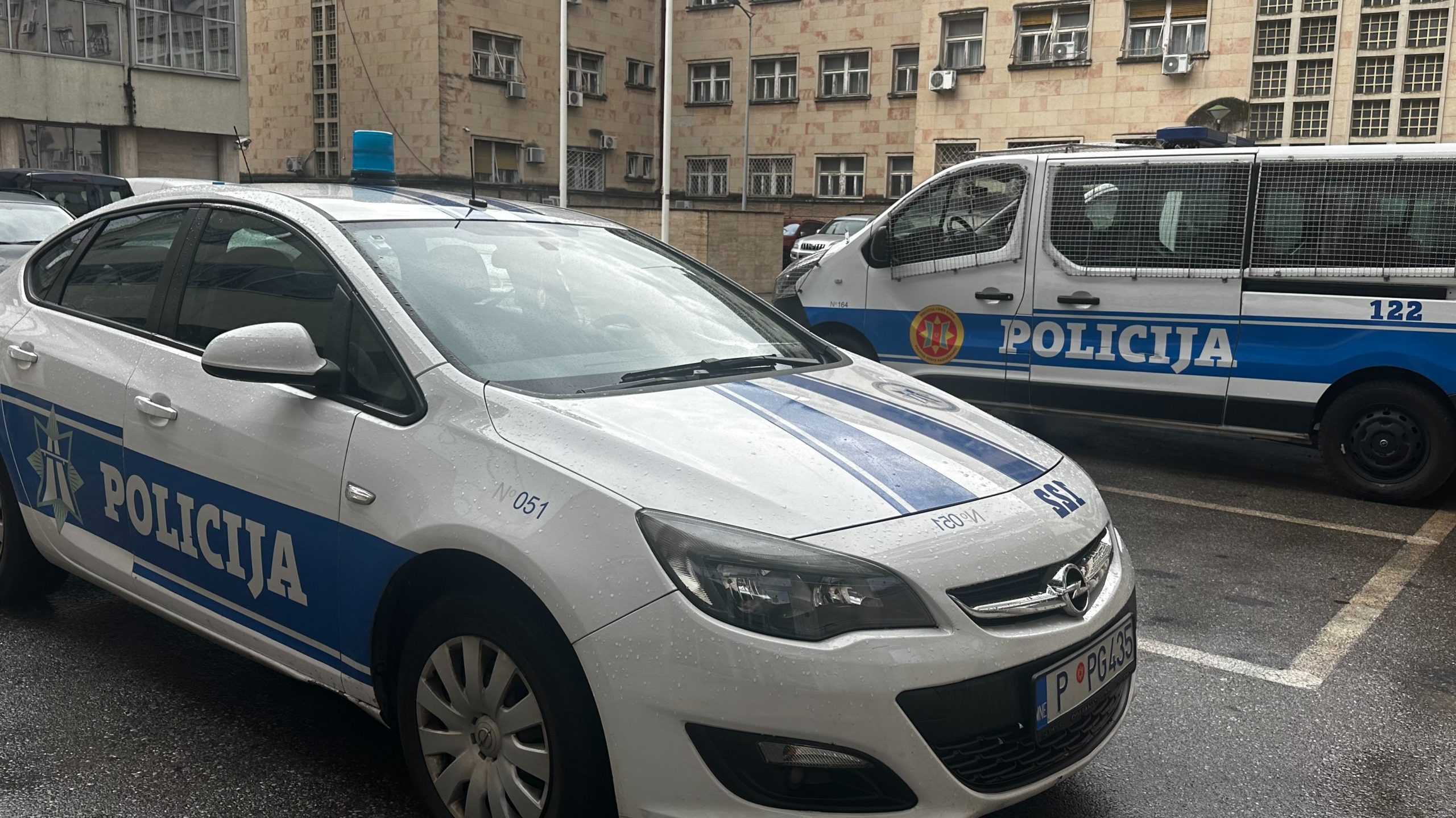 Dok ministar suspenduje policajce, tužilaštvo nijemo posmatra: Da li će suspendovani policajci nastaviti da „operišu“ na slobodi?