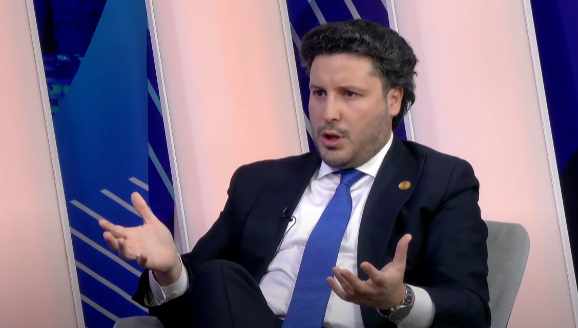 Abazović: PES povukao amandmane kojim se predviđala epska pljačka državne imovine, nema više igranja sa narodom, na svakom koraku ćemo vas raskrinkavati