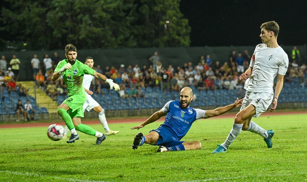 Mornar ostao bez golmana