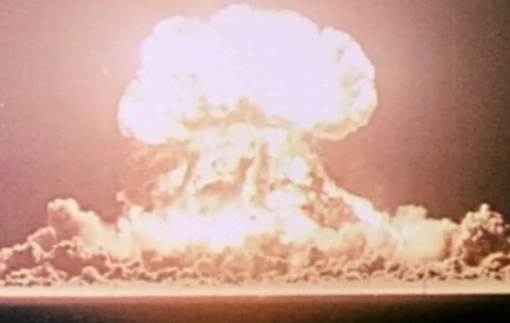 LAŽ JE ATOMSKA BOMBA XXI VIJEKA