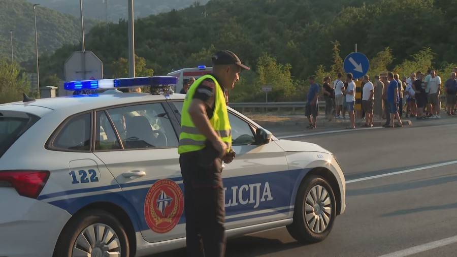 Crmničani ponovo blokirali Sozinu