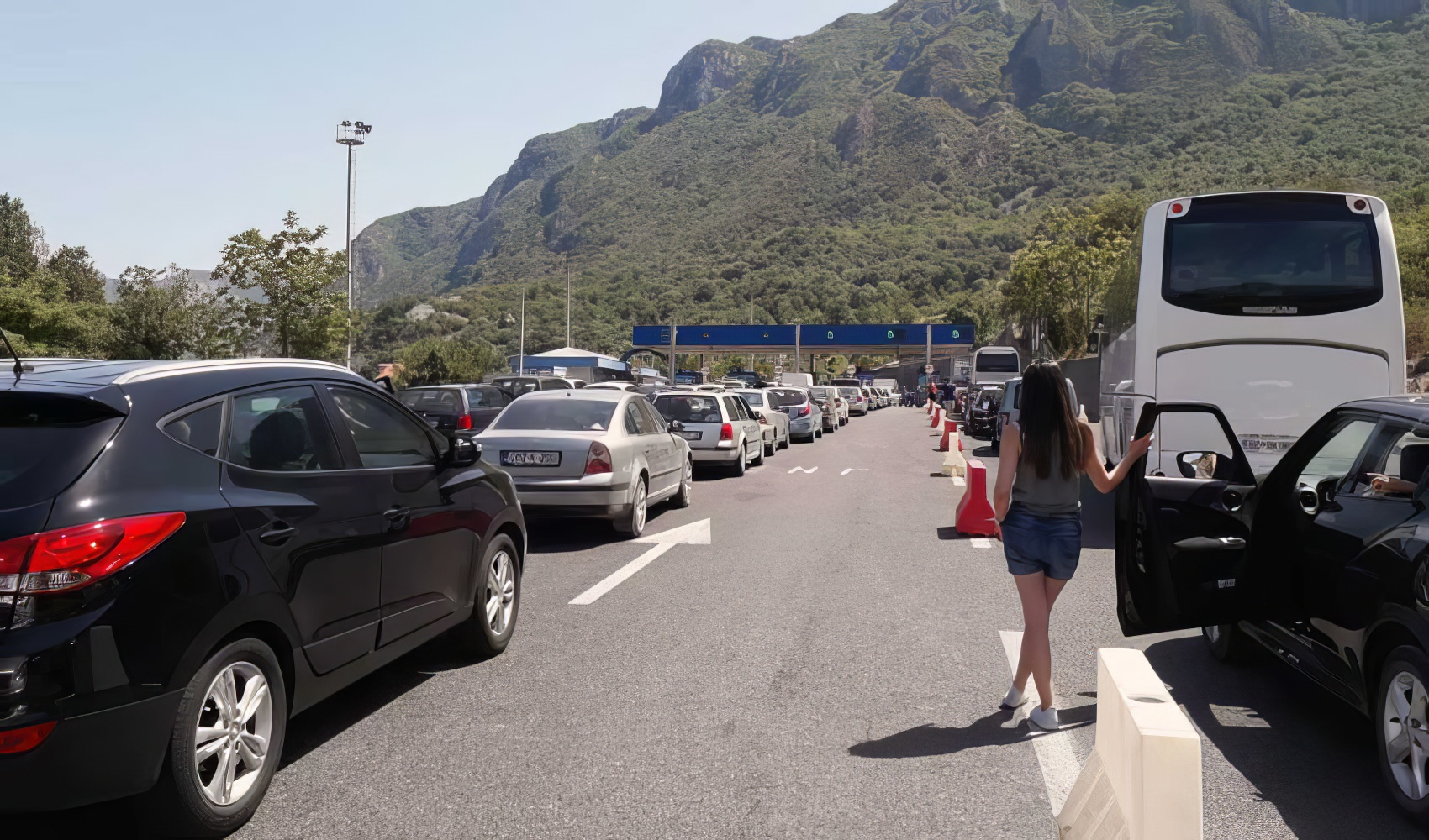 Auto moto savez: Pojačana frekvencija vozila ka jugu i u gradskim centrima