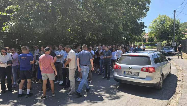 Nove tenzije na sjeveru Kosmeta: Prekrečene srpske zastave, privedene osobe koje su se pobunile protiv toga!
