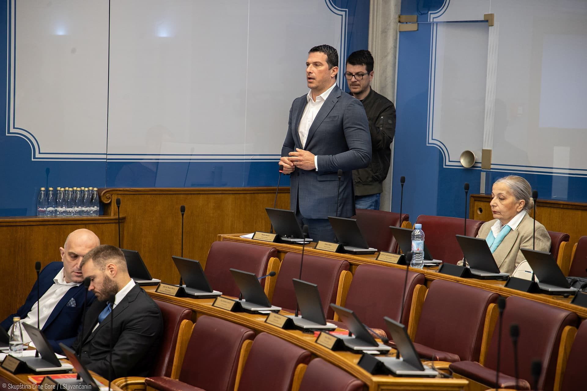 Janović: Vlada nemoćna da ograniči nenormalan profit trgovinskih lanaca