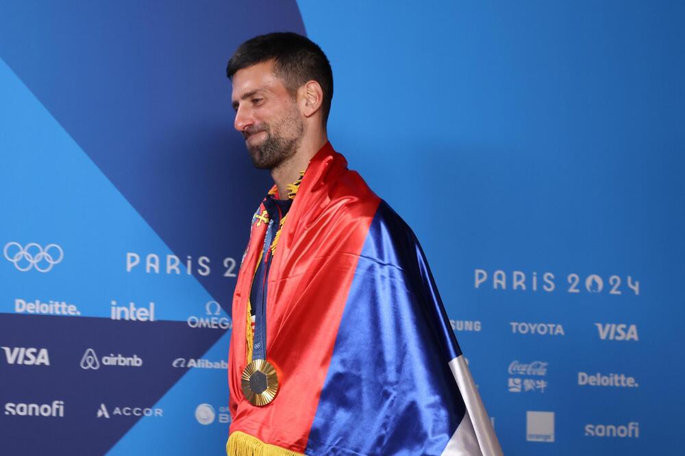 SRBI IZMEĐU OLUJE I NOVAKA