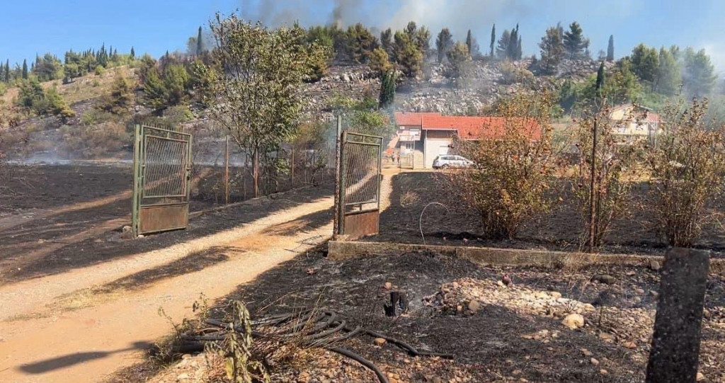 Požar se primakao kućama u Srpskoj