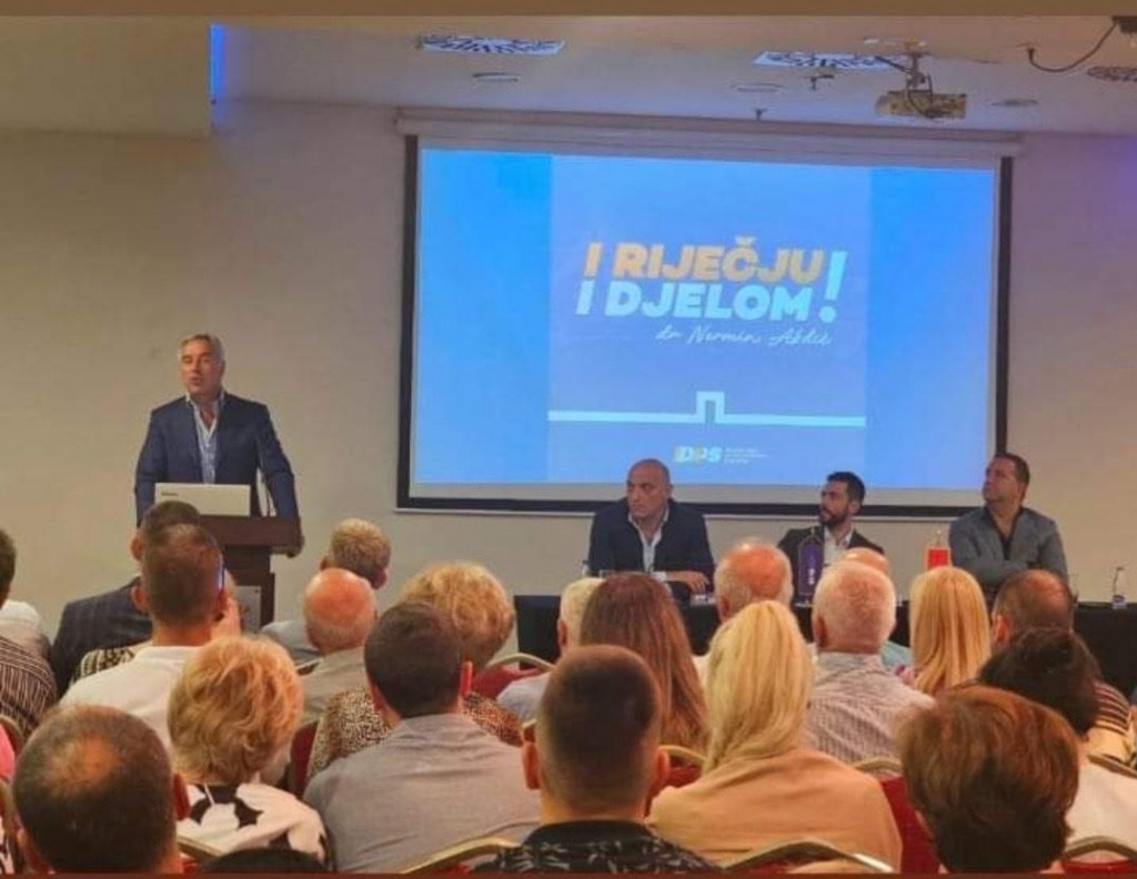 DPS-u gori u Podgorici: Penzioner Milo se uključio u kampanju za lokalne izbore