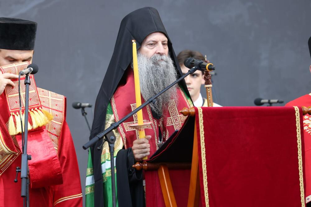 Patrijarh Porfirije služio pomen stradalima u Oluji: Progon i egzodus nijkada nije bio okidač za očaj među nama već podstrek za nadu!