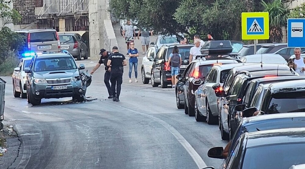 Saobraćajna nezgoda na putu Sutomore-Bar: Pričinjena materijalna šteta, stvorene ogromne kolone vozila
