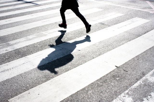 Pješaci su „krivi“ što vozači hoće da ih zgaze