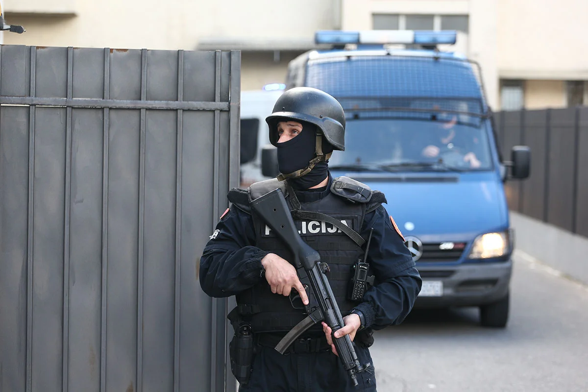 Pucnjava duž administrativne linije sa KiM