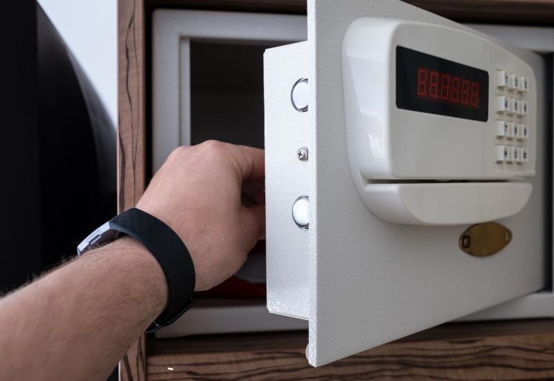 Ukrao 17 hiljada evra iz sefa firme u kojoj je radio, podnijeta krivična prijava