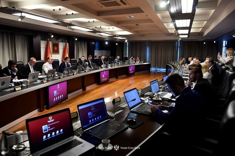 Članovi vlade za kredite duguju 700.000 evra: Spajić i sedmorica ministara bez dugova