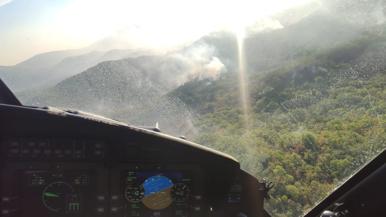 Vojska helikopterom gasi požar na Paštrovskoj gori