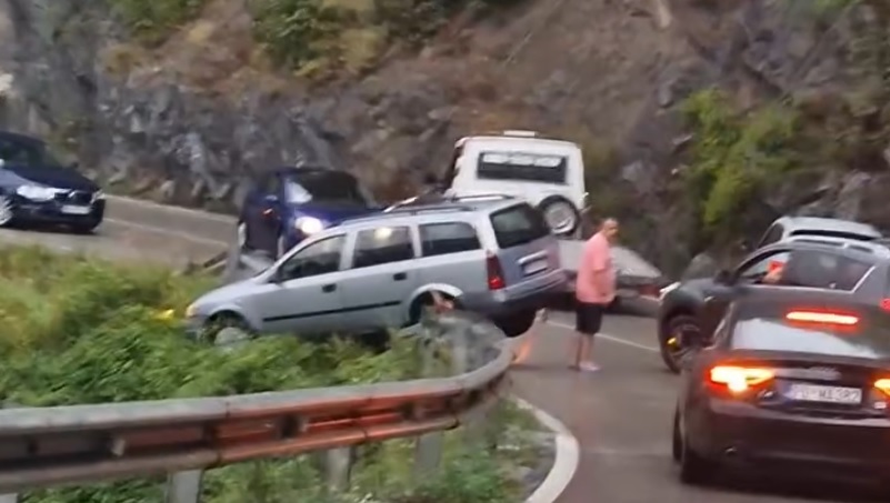 Automobil izletio sa kolovoza na putu Kolašin – Mojkovac
