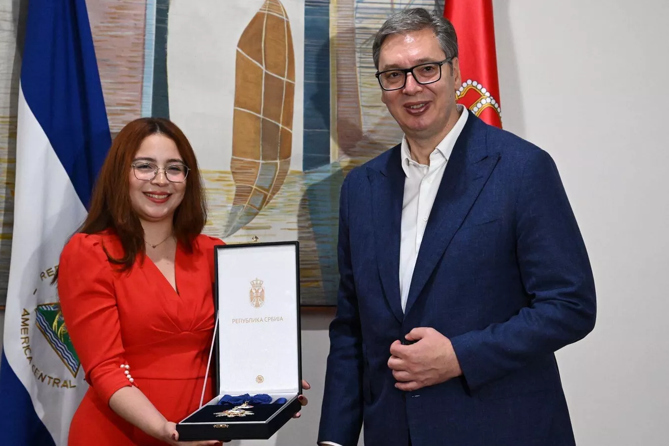 Vučić odlikovao i predstavnicu Nikaragve zbog njenog upečatljivog govora o sramnoj Rezoluciji o Srebrenici