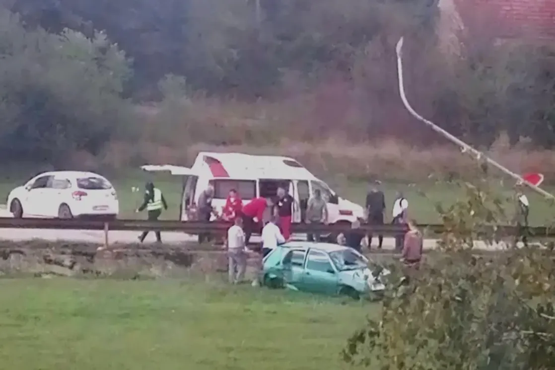 Saobraćajna nezgoda u okolini Nikšića, povrijeđena jedna osoba