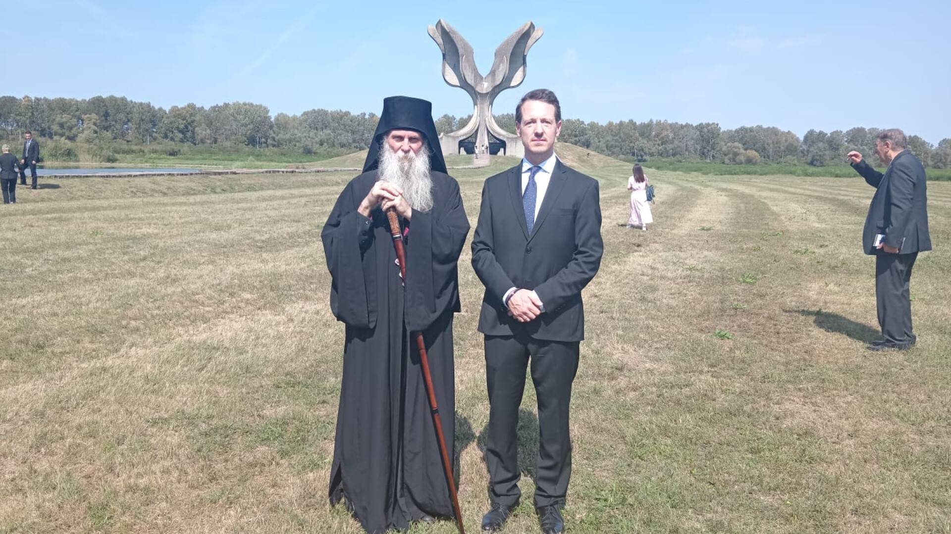 Princ Filip posjetio Jasenovac: Rana moga roda koja ne može da zaraste boli i opominje