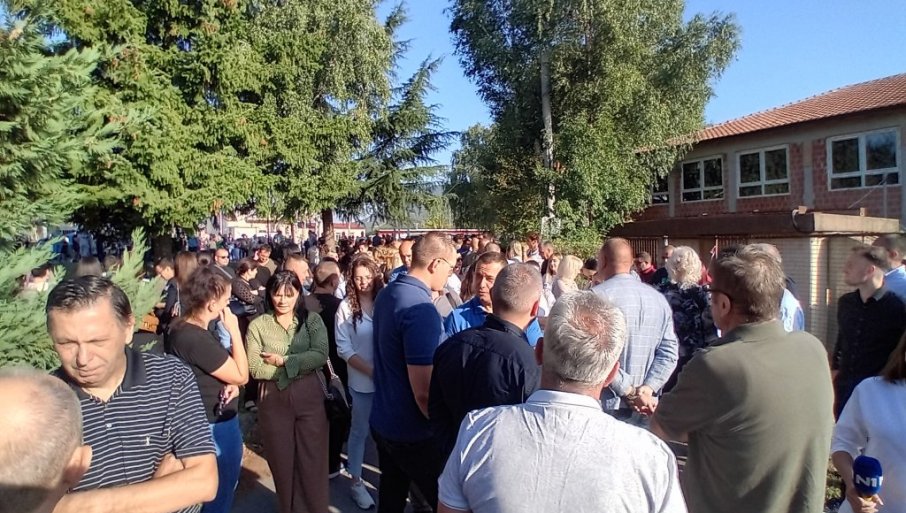 Protest Srba u Kosovskoj Mitrovici: Samo želimo na svoja radna mjesta!