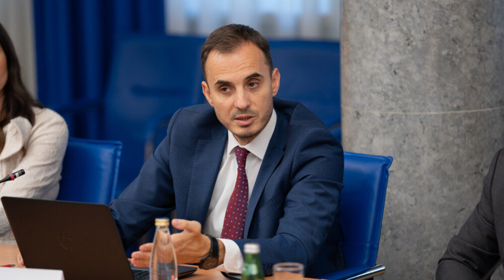 Konatar: Građane čekaju nova poskupljenja zbog povećanja PDV-a i akciza od strane Spajića i Mandića