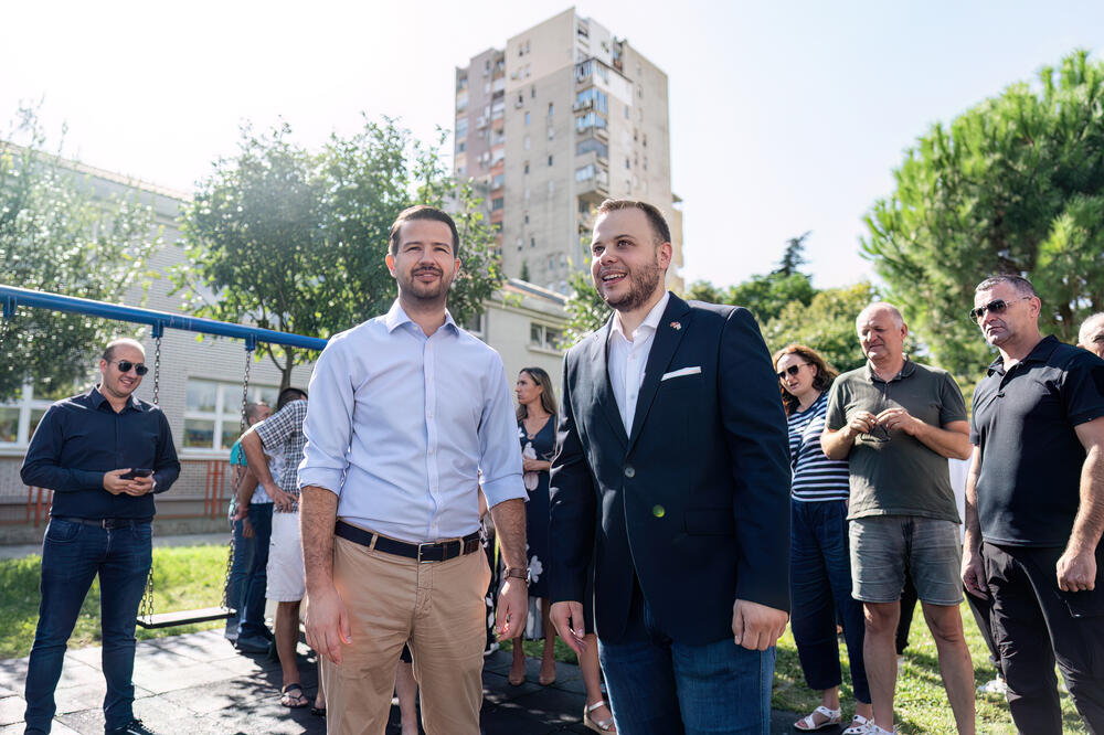 Komedija u režiji predsjednika “svih” građana: Između obilaska parkova kao aktivista URE sjetio se da priprijeti zakazivanjem sjednice Savjeta za odbranu!