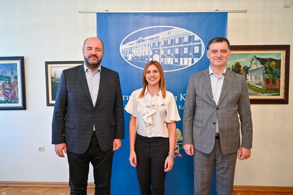Unaprijediti saradnju Tivta sa pobratimskim gradovima Novim Sadom i Sremskim Karlovcima