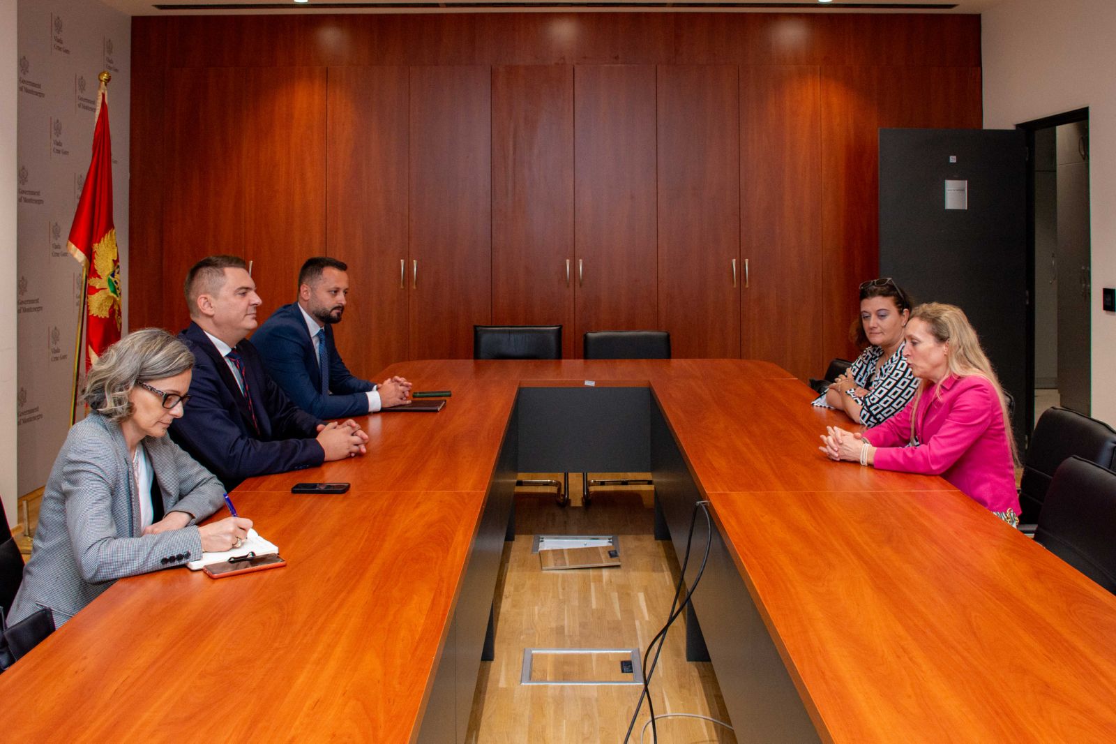 Šahmanović sa ambasadorkom Italije: Otkriće ugljovodonika u podmorju dovelo bi do razvoja nove industrije