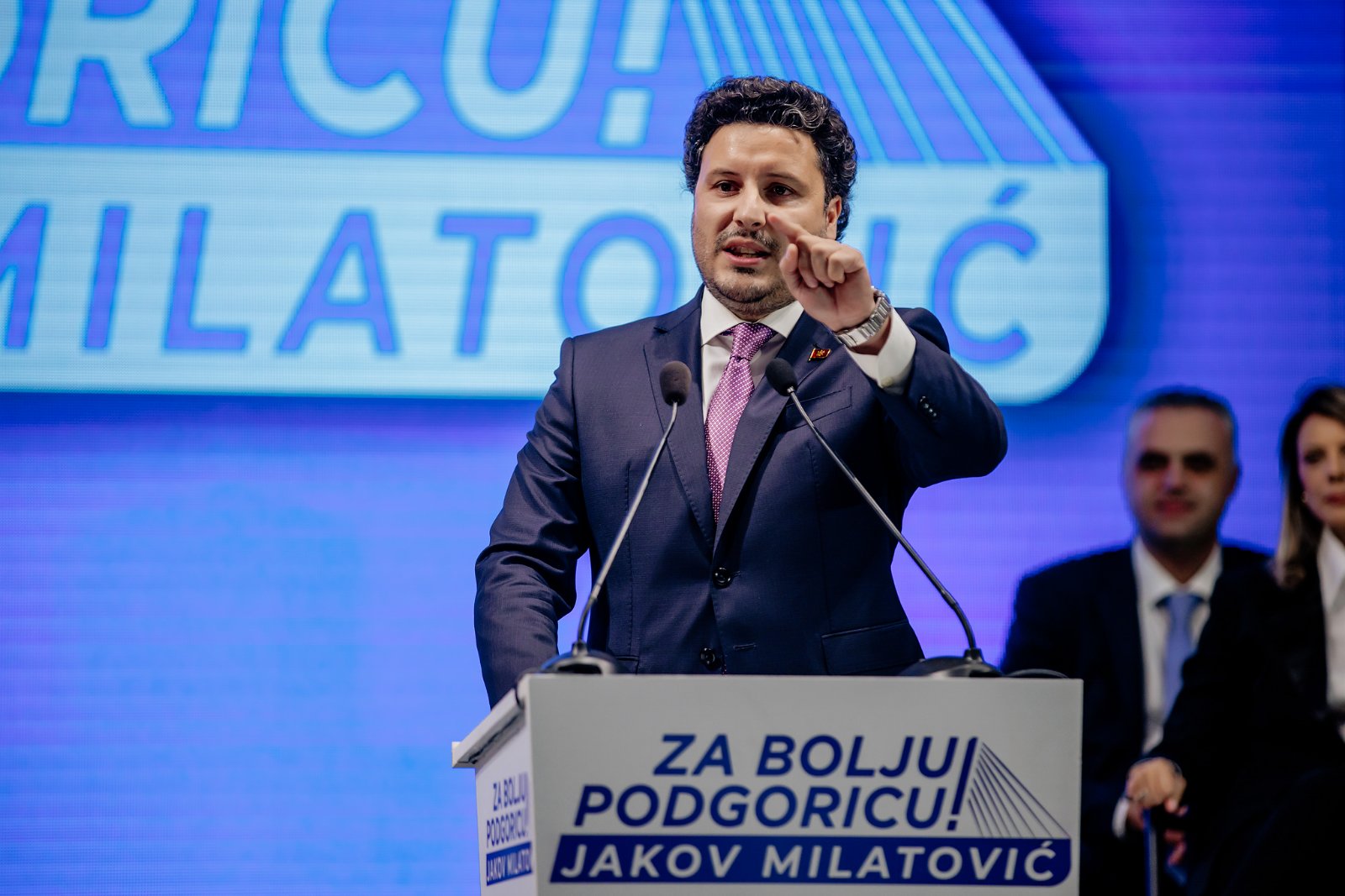 Abazović: Mujoviću, jesi li uzeo stan od DPS-a?