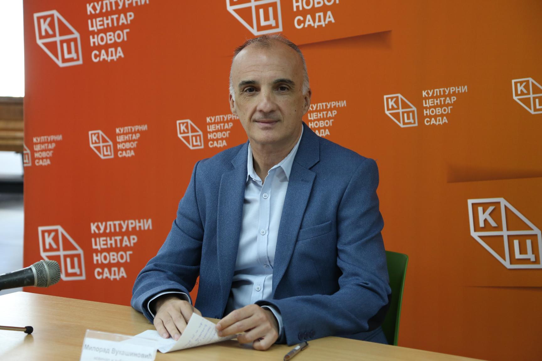 Predavanje novinara i publiciste Milorada Vukašinovića na temu „Misterija 11. septembra“ na Jutjub kanalu KCNS
