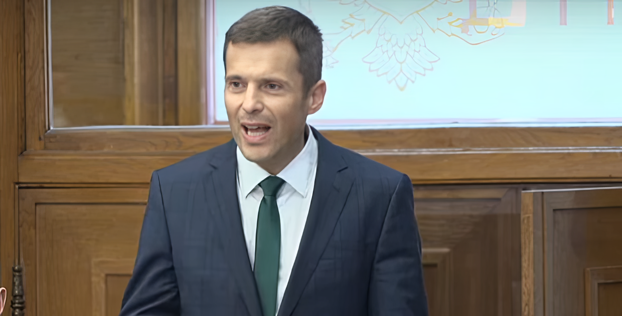 (VIDEO) Mujović odgovorio na prozivke DPS-a i satelita: Neobrazovani i ostrašćeni ljudi koji mimo politike ništa ne bi mogli raditi žele da vas eliminišu – suprotstavićemo se još jače!
