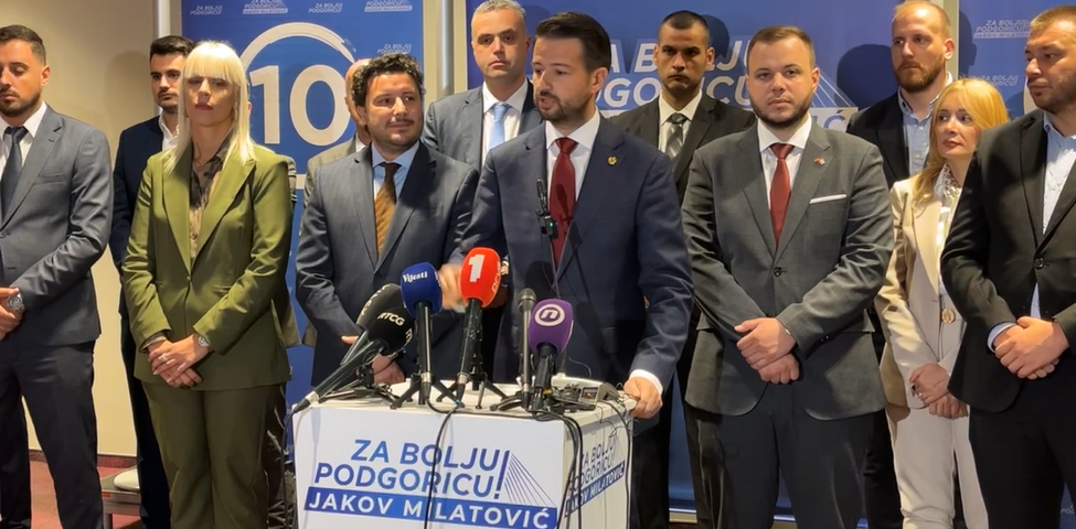 „Momci iz Bokeške“ bi da tuže PES zbog saopštenja: Diskredituju nam Luku Rakčevića, u politici nije sve dozvoljeno