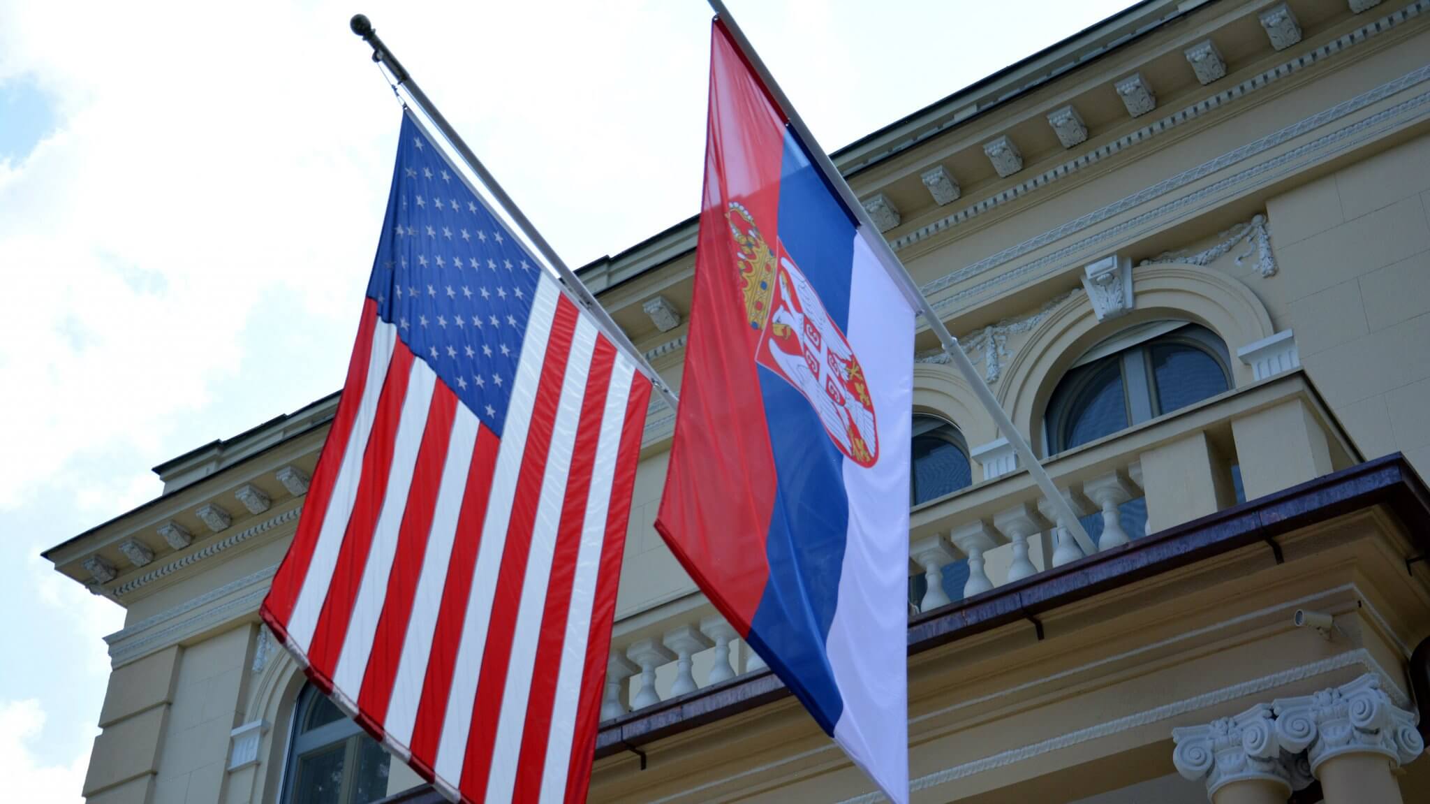 Hil: SAD ne odobrava jednostrane poteze Prištine
