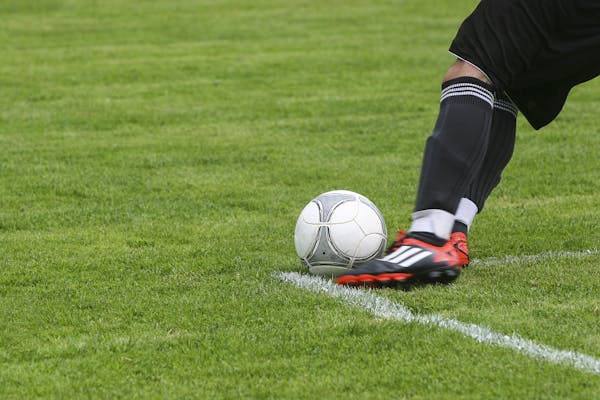 Fudbalska Crna Gora: Zar je moguće da smo i fudbal podijelili na naše i njihove?