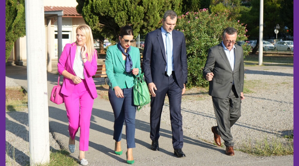 Klupe i stolovi od eko materijala za dvorište OŠ Vuk Karadžić u Podgorici