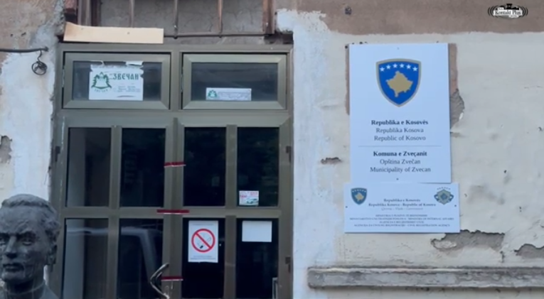 KiM: Tabla kosovskog MUP-a na zgradi JKP-a u Zvečanu