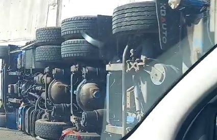 Prevrnuo se kamion u Podgorici