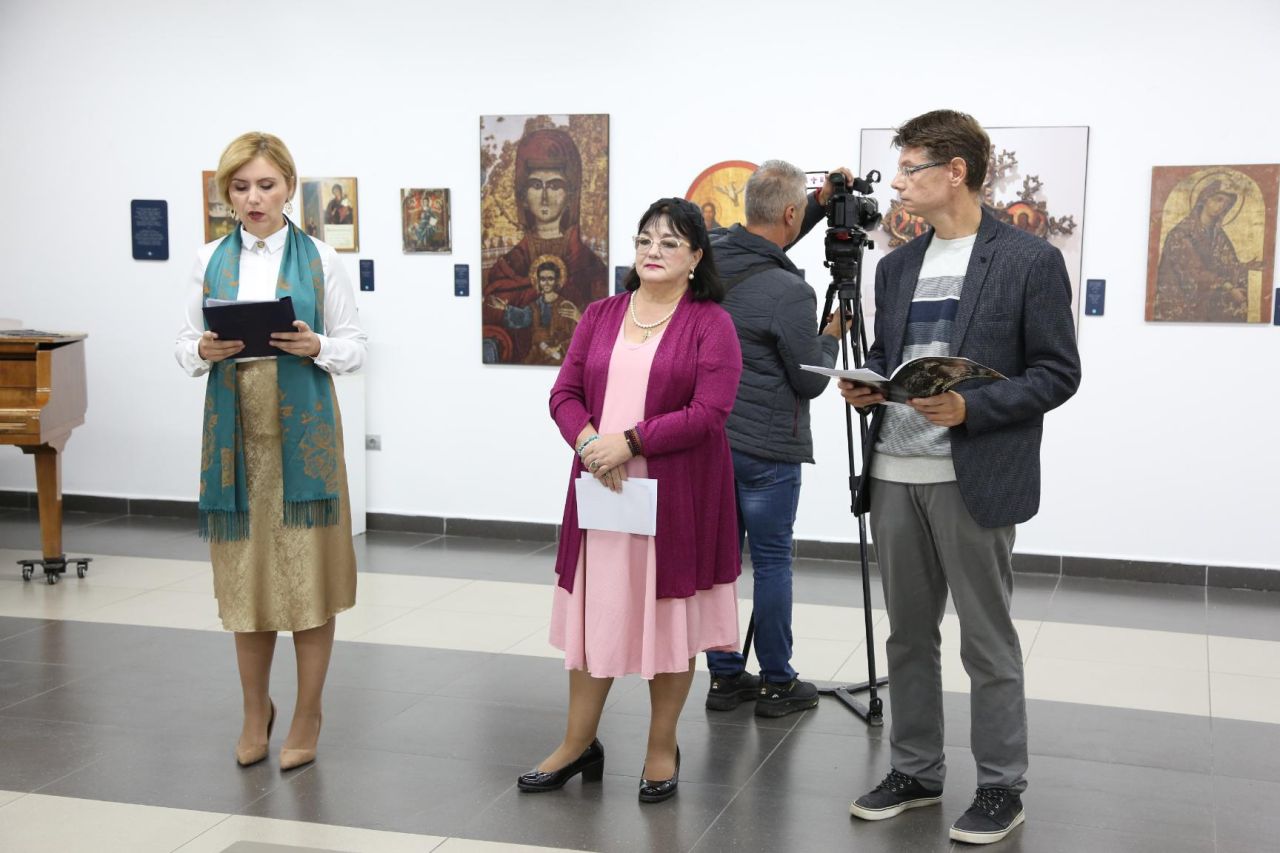 U Kulturnom centru Novog Sada: Otvorena izložba ikona i fresaka „Budvanski manastiri na raskršću milenijuma”
