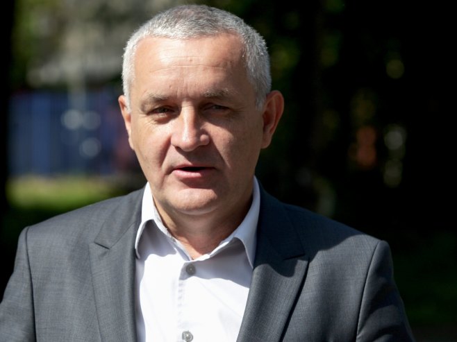 Linta: Suština praznika je da čuvamo srpski jezik i ćirilicu, da se okupljamo oko SPC, da njegujemo sjećanje na stradale srpske žrtve…