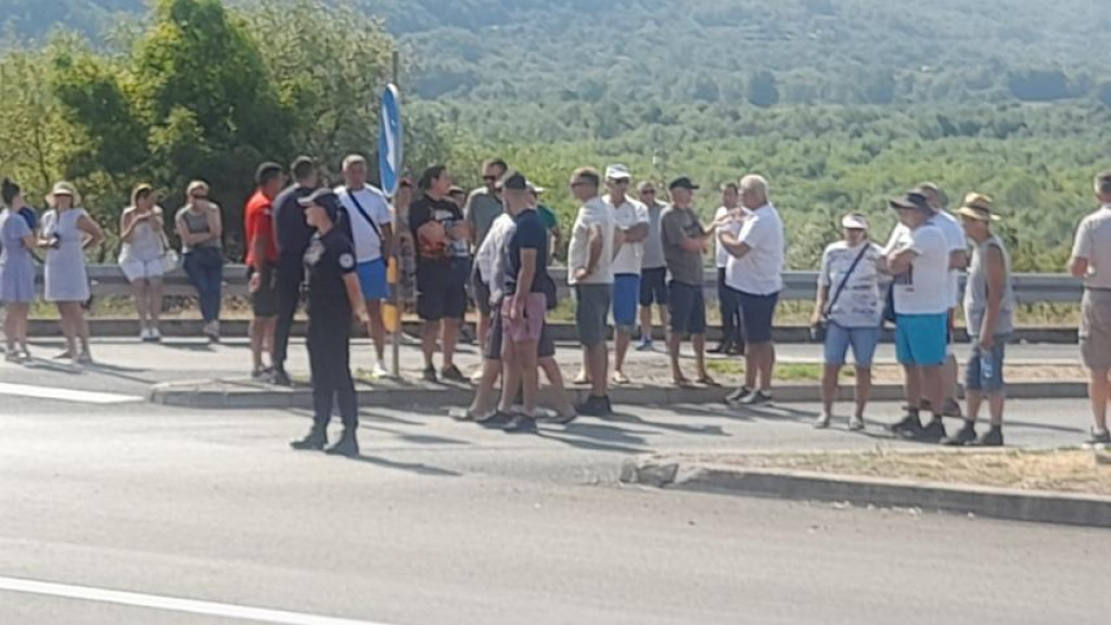 Crmničani blokirali Sozinu