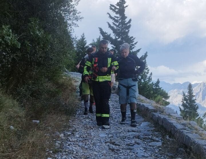 Spasilačka akcija u Kotoru: Njemica pala vozeći biciklo na Muljanskim kanicama, povrijedila rebra