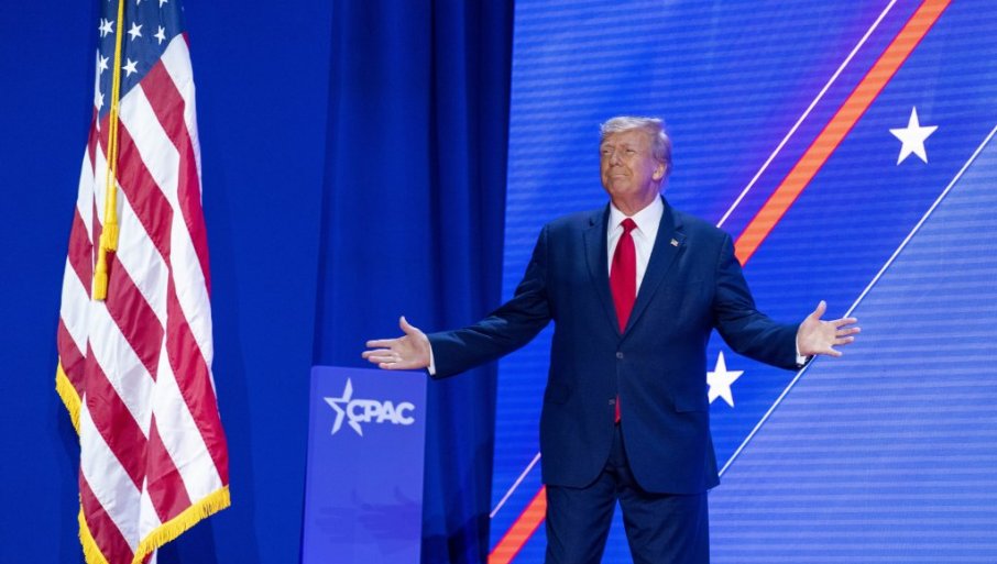 Objavljen trejler filma o Donaldu Trampu: Pogledajte koji glumac igra bivšeg američkog predsjednika (VIDEO)