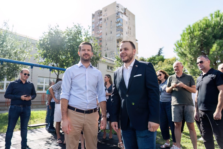 Milatović i Rakčević prošetali Blokom V: Porazili smo DPS ali su iznevjerena očekivanja, građani žele promjene a ne zamjene