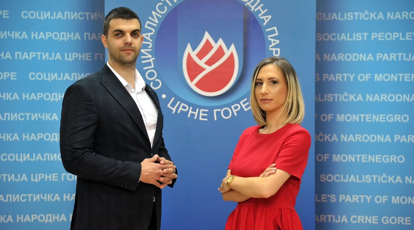 Kaluđerović i Božović: Srpski jezik da bude službeni
