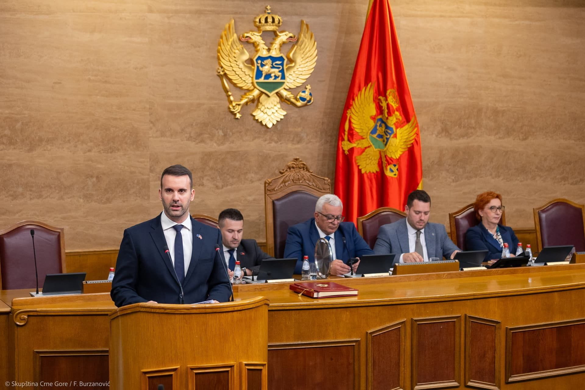 Spajić: Bez konsenzusa nema promjene Ustava, raspravu koju smo slušali 30 godina nećemo nastavljati; Ponizno vas molim da iskoristimo priliku za ulazak u EU